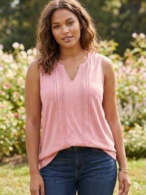 Women’s Sleeveless Split-Neck Tank Top - Dusty Pink